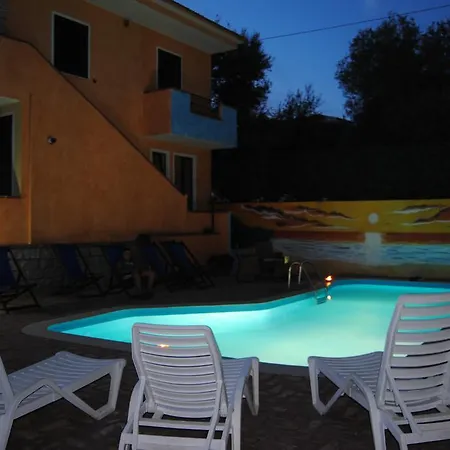 Aparthotel Borgo Marino