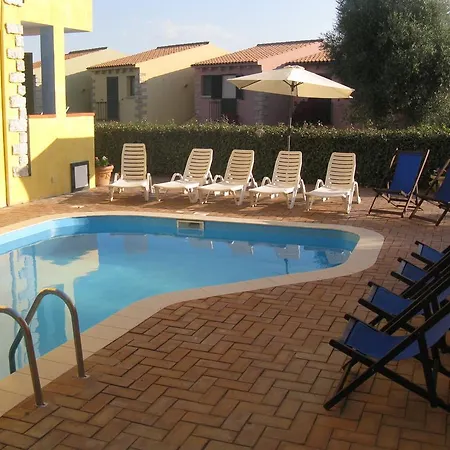 Aparthotel Borgo Marino 3*