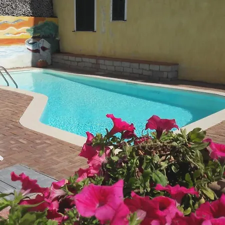 Aparthotel Borgo Marino