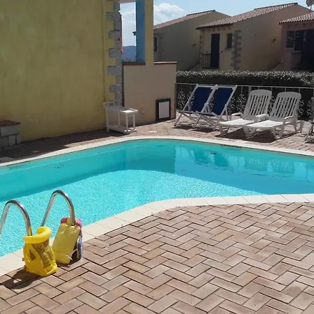 Aparthotel Borgo Marino 3*