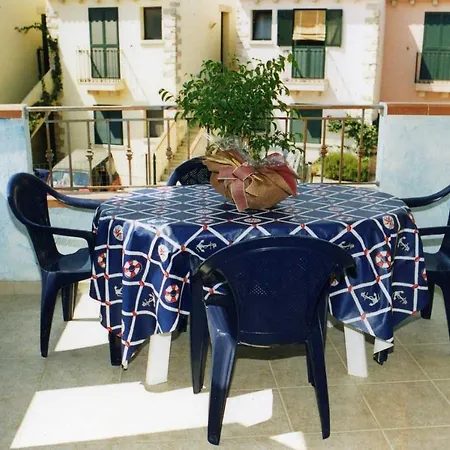Borgo Marino Aparthotel 3*